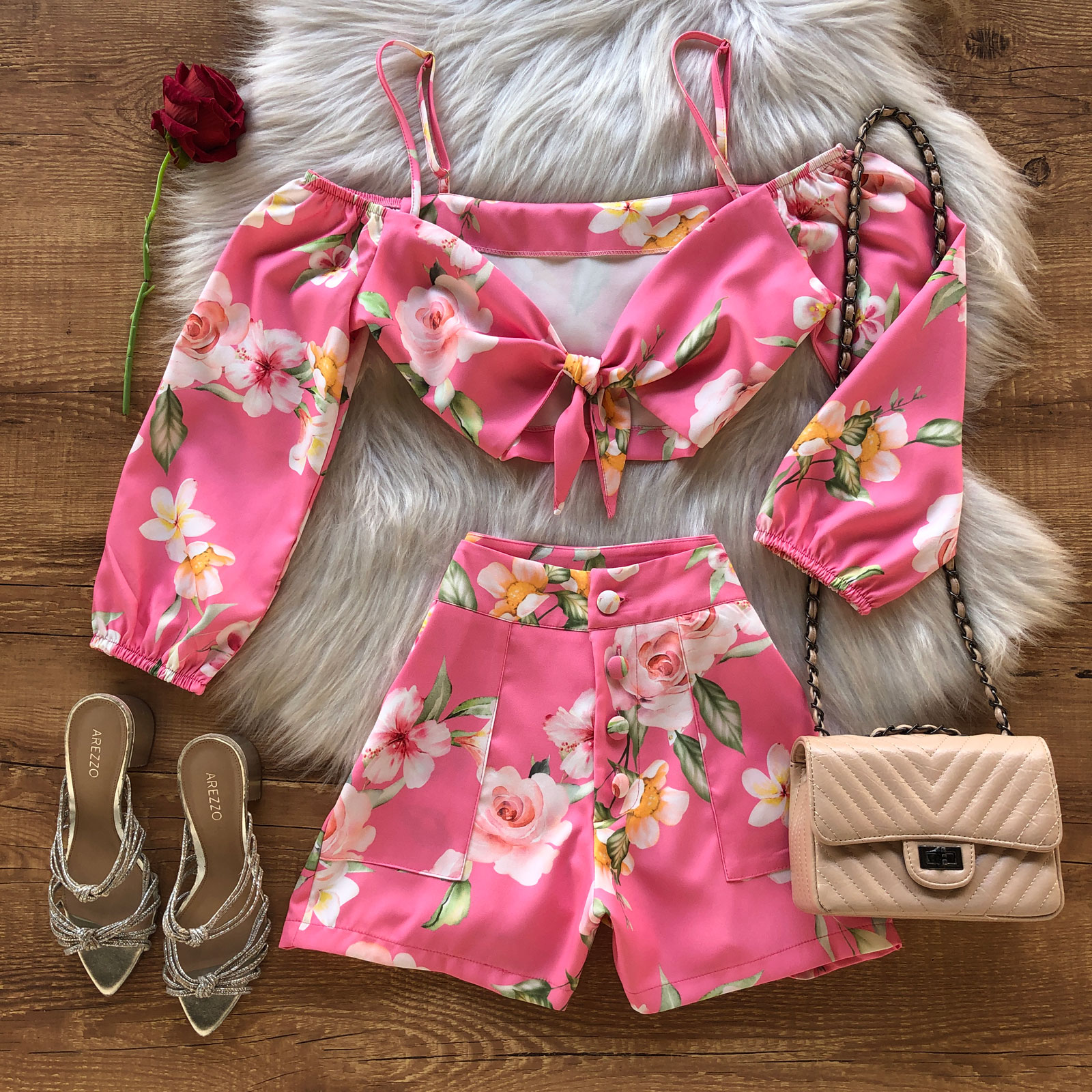 CONJUNTO ALFAIATARIA FLORAL SHORT E CIGANINHA ROSA