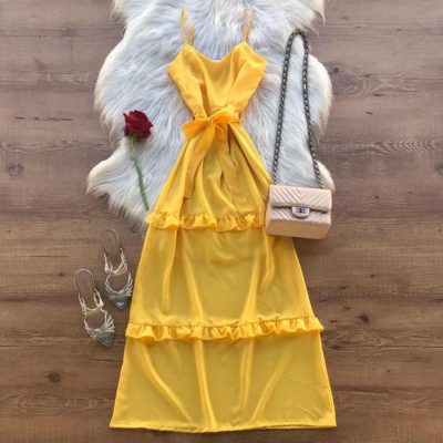 roupas para usar na praia vestido longo amarelo