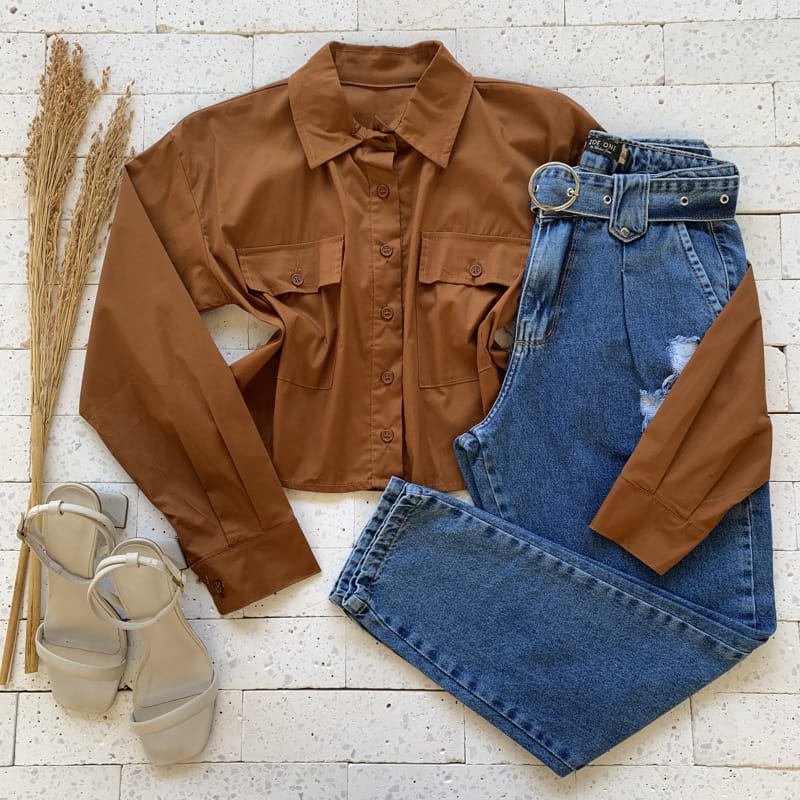 CAMISA TRICOLINE COM BOLSOS FRONTAIS LUXO MARROM
