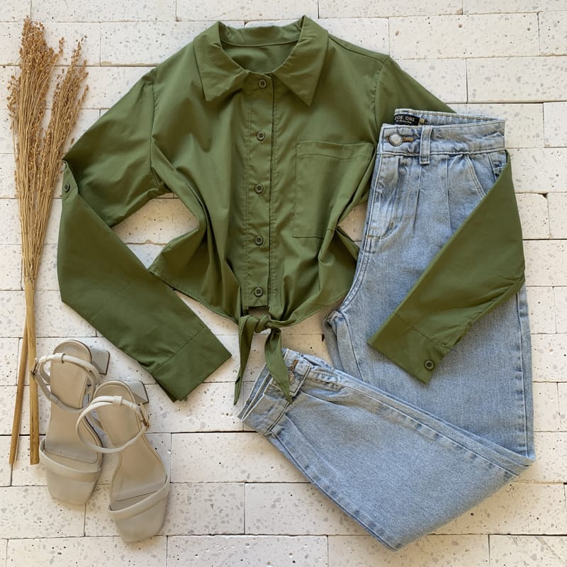 CAMISA TRICOLINE COM BOLSOS FRONTAIS LUXO E NÓZINHO VERDE MILITAR
