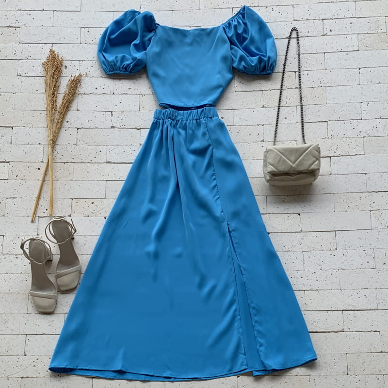CONJUNTO BUFANTE E SAIA LONGUETE COM FENDA AZUL