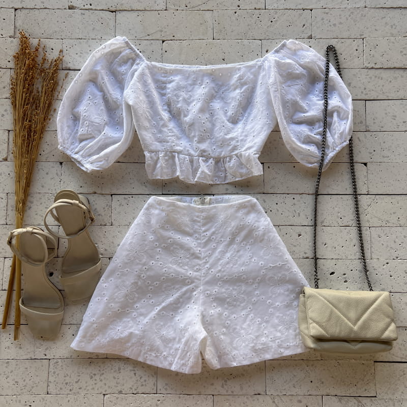 CONJUNTO LAISE CIGANINHA E SHORT OFF