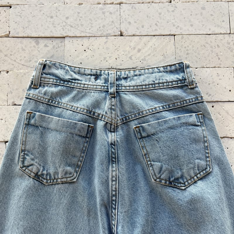 Maria Dora moda feminina - Calça jeans cintura alta ( caimento perfeito) do  36 ao 42. Body de poliamida. Informações Whatsapp 11 99167 6277 ou direct.